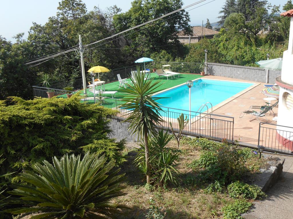 Al Villino Sunshine In Villa Con Piscina Ed Idromassaggio Сант'Альфио Экстерьер фото